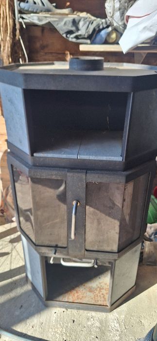 Vând sobă tip șemineu