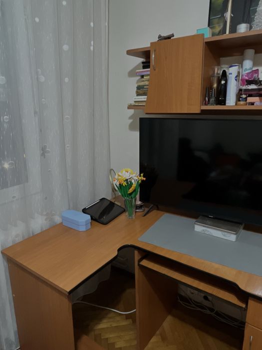 birou pe colț în formă de L