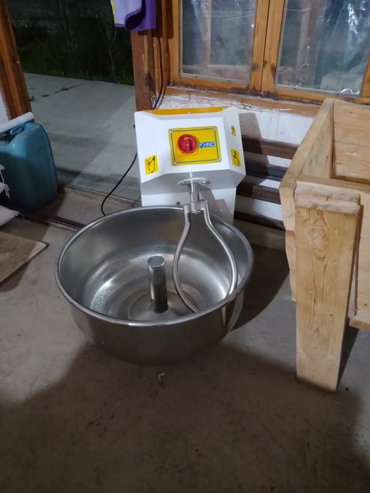 Тесто мишалка сотилади 650$ янги ва б/у .