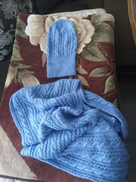 Костюмчик,Шапка с шарфом для детей от года