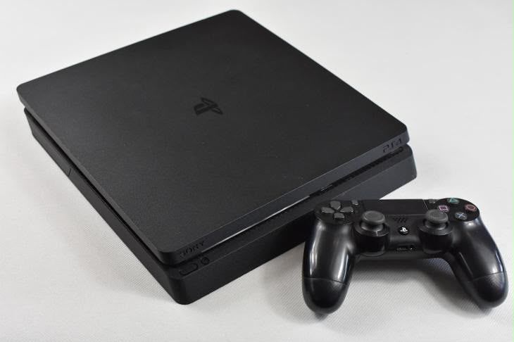 PlayStation 4 Slim 500GB - stare foarte bună