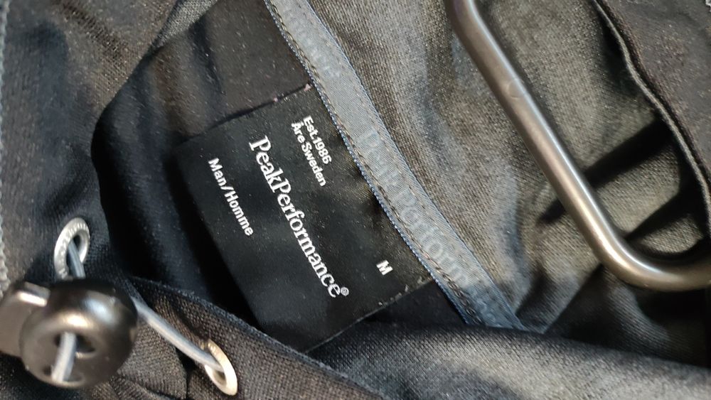 Мъжки суичър Peak performance M size в отлично състояние