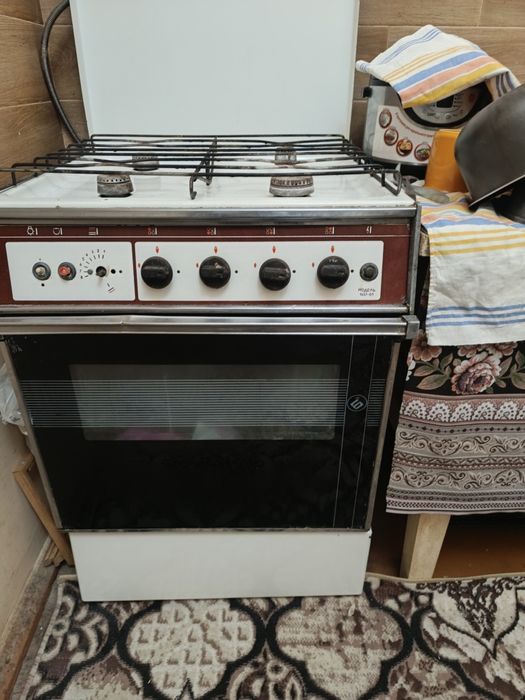 Газ плита продаю