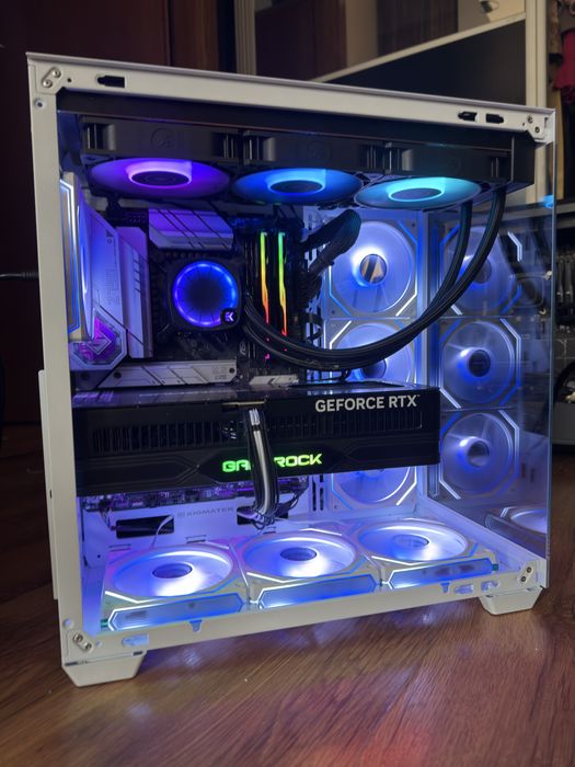 Геймърски компютър/ I7 13700K/Водно/32GB/RTX 5080/2TB SSD