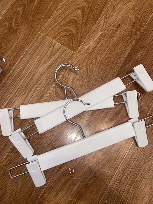 Вешалки 20штук за 4500тг . Новые.