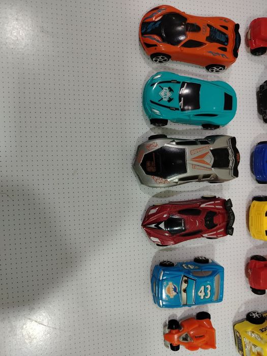 Детские машинки пластмас