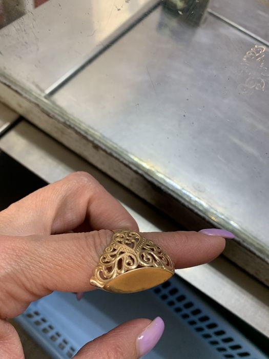 Женский золотой перстень