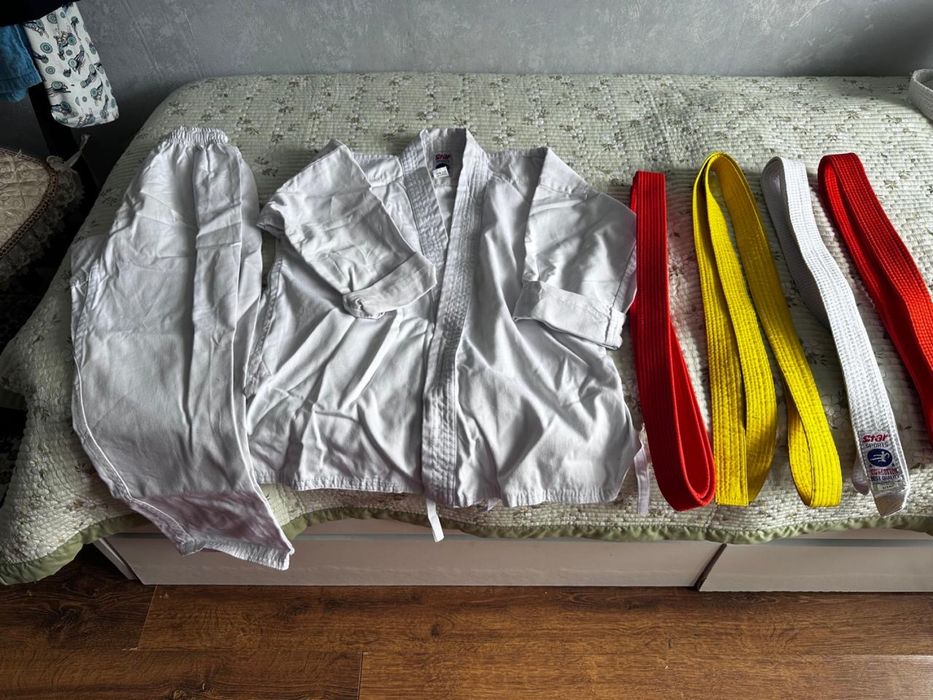 Продается кимоно для каратэ и дзюдо