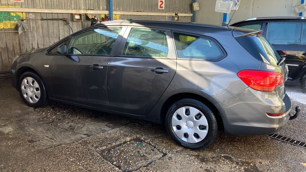 Opel Astra J Sports Tourer 1,7 CDTi
