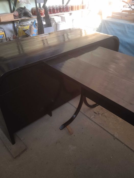 Стол для офиса из дерева