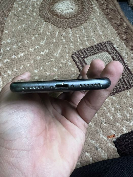 Айфон SE 22000 тг