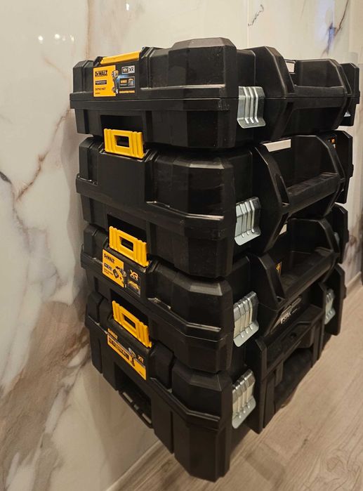 DEWALT KitBox Куфар за гайковерт/машини