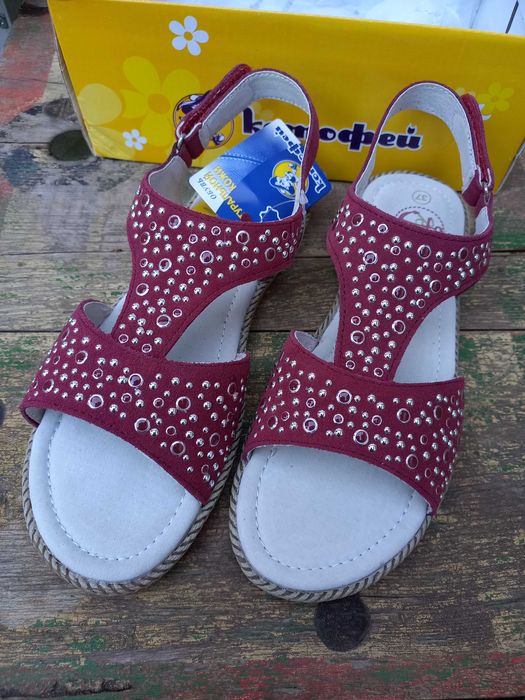 Женские босоножки р. 37 из натуральной замши