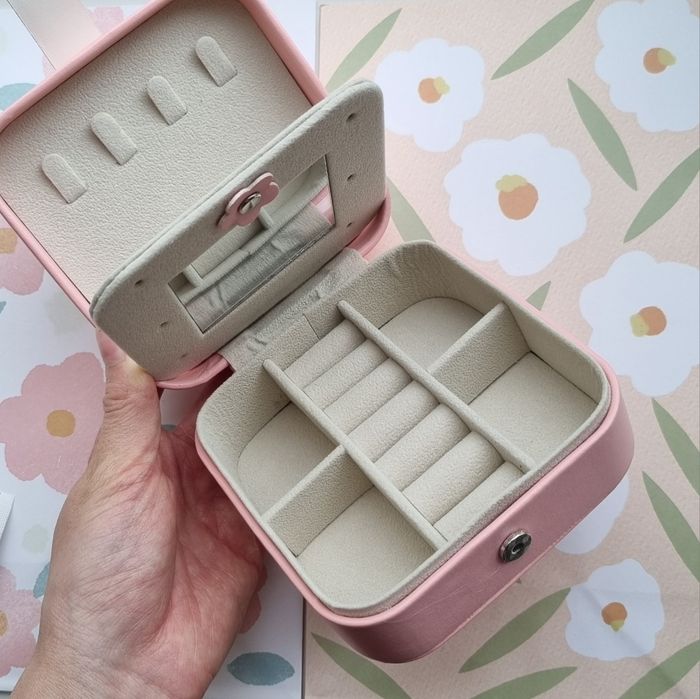 Нежная компактная шкатулка