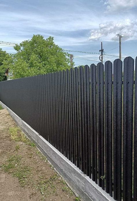 Garduri si porti din panou stil jaluzele, sipca metalica, tabla cutata, plasa bordurata, BCA sau beton si alte modele la comanda