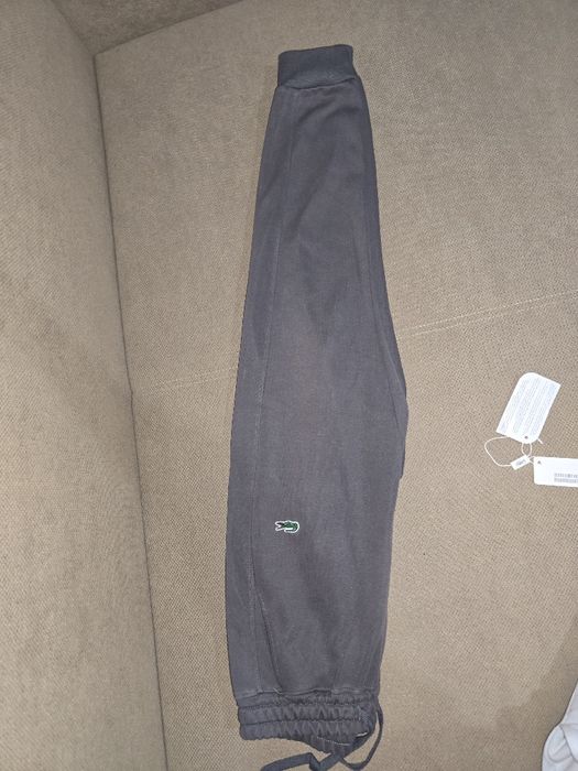 Pantaloni LaCoste mărimea M