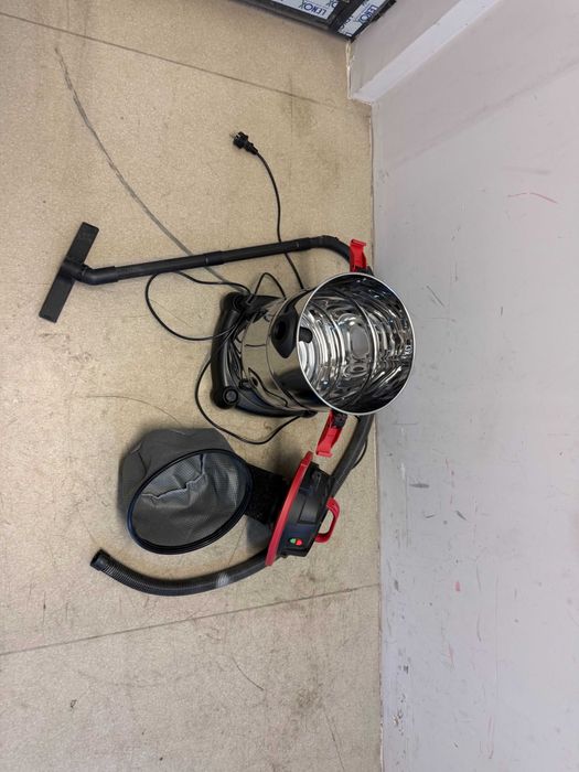 Прахосмукачка за сухо и мокро 1300W 30L RDP-WC04 / RD-WC07