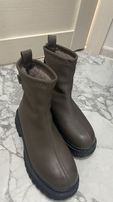 Женский етік сатылады