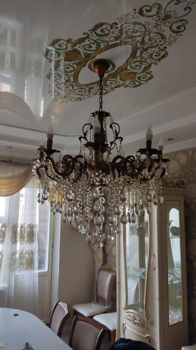 Люстра в хорошем состоянии