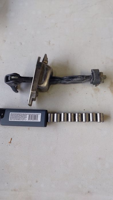 Продам рем комплект втулок для ремонта ограничитель открывания дверей