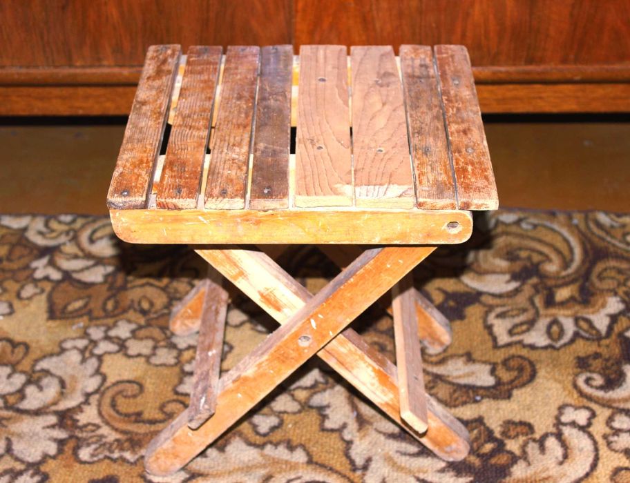 Стульчик деревянный складной