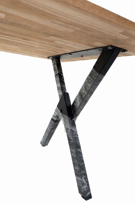 Маси от метал и дърво