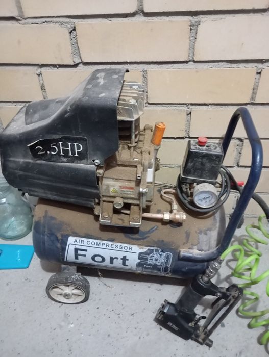 Продам компрессор воздушный