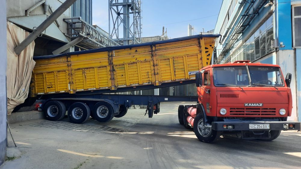 Продаю камаз тягач