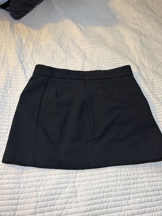 Нова черна пола Zara