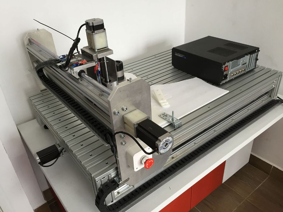 Service: reparatii modernizari intretinere CNC masini comanda numerica