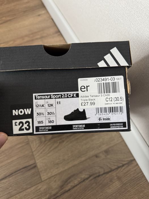 Продам детские новые кроссовки Adidas