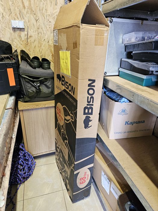 Продавам електрически двигател за лодка . Нов,68 либри!