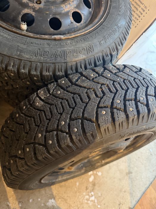 Продам зимние шины в комплекте с дисками