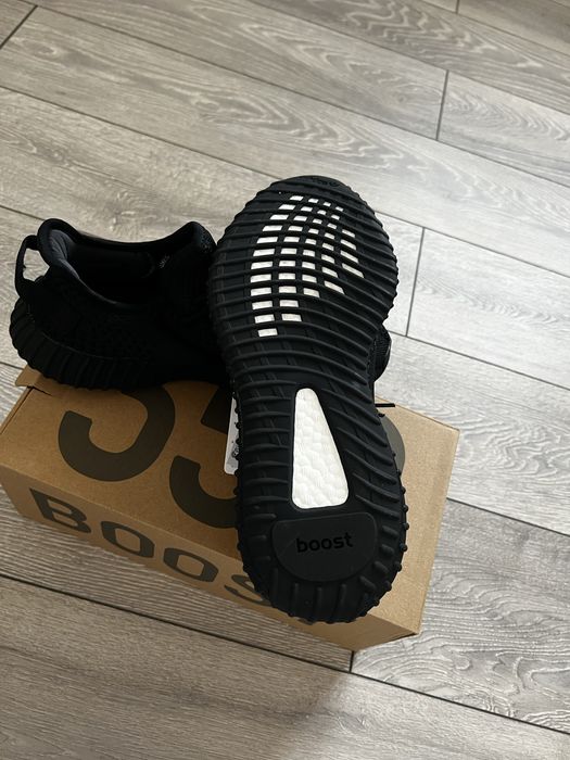 Adidasi Yeezy 350 Onyx