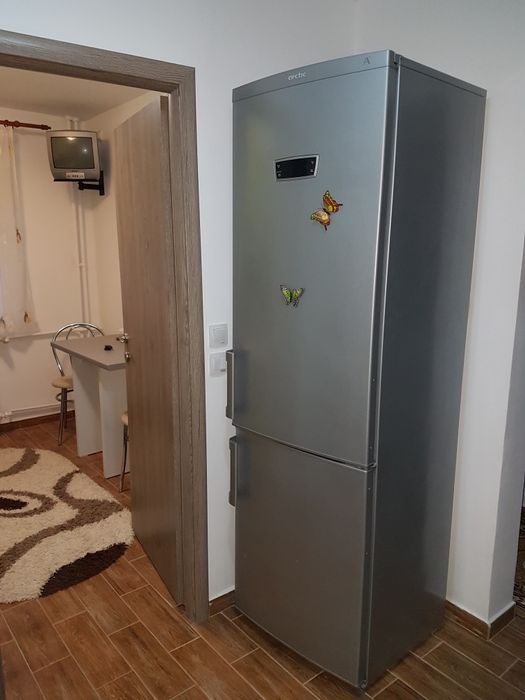 Proprietar / persoana fizica vând apartament decomandat păcurari /canta la bulevard.