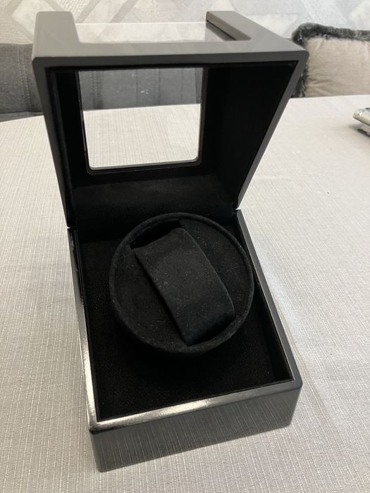 Watch Winder Box - Кутия за навиване на автоматични часовници ; самонавиващ се / автоматичен часовник