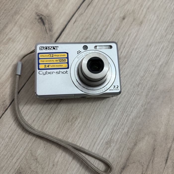 Sony DSC-S730 Y2K Style