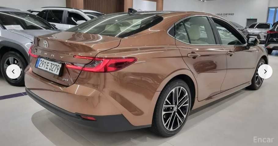 Toyota Camry бензин+гибрид