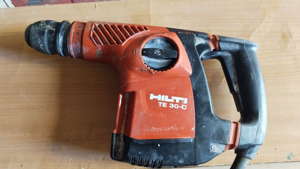 Профессиональный перфоратор Hilti TE 30-C AVR (SDS-Plus)