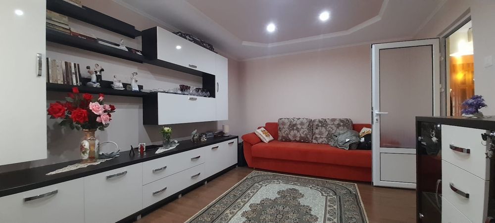 Vand apartament 2 camere