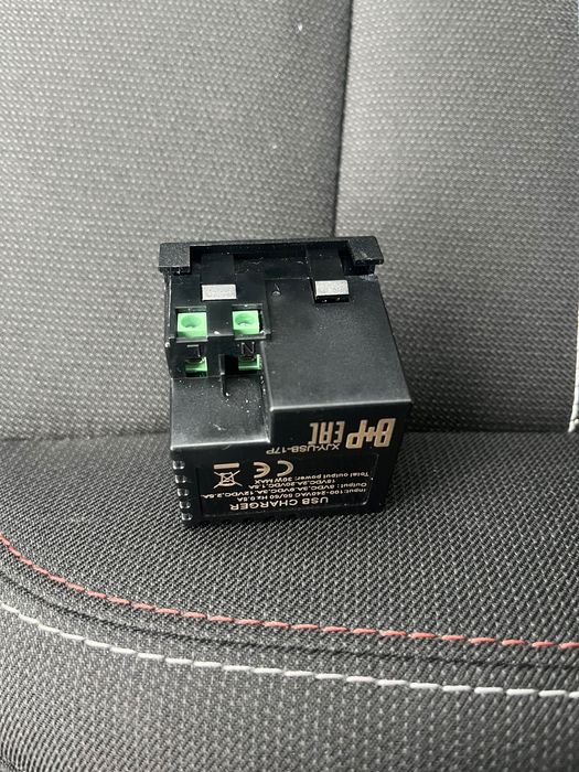 USB A+C QUICK CHARGER Buster + Punch London