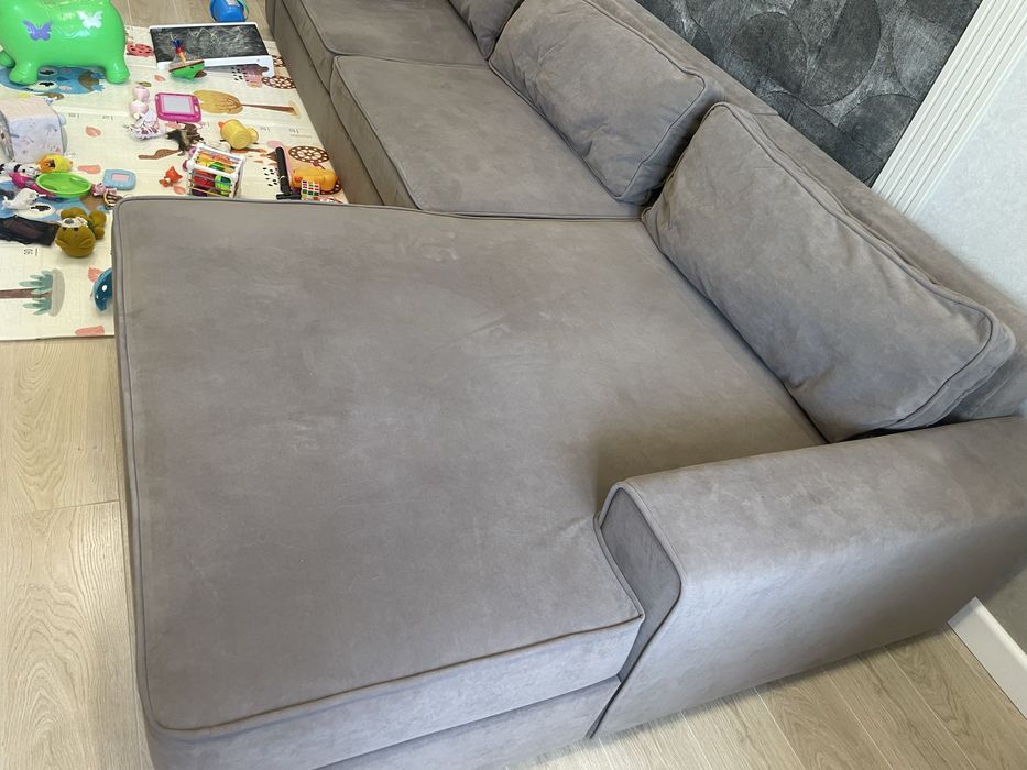 Продам Диван коричневый