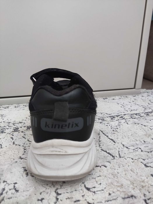 Кросовки kinetix