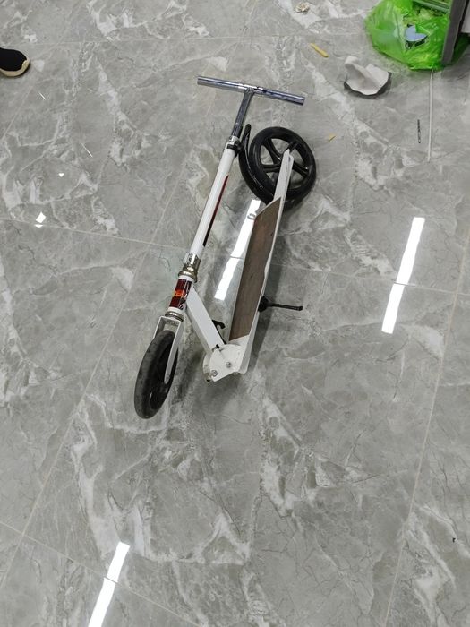 Продам самокат б/у