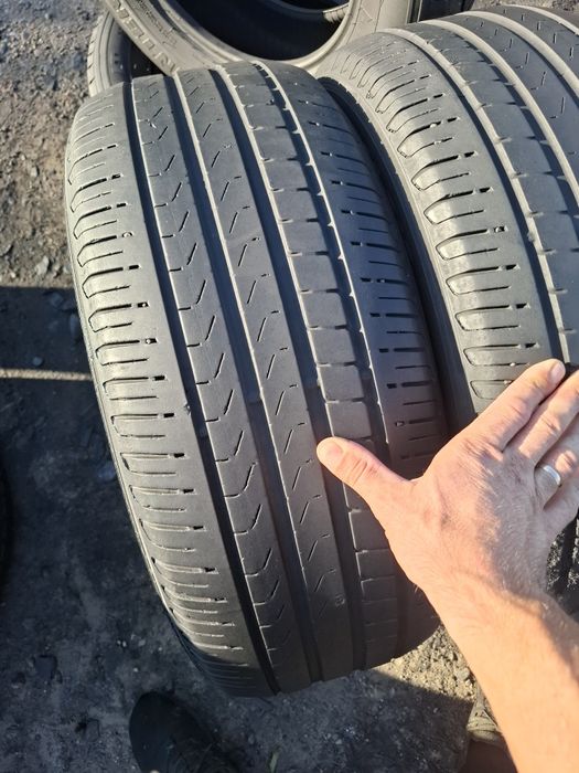 Vand 2 anvelope 235 55 18 pireli bune de vara