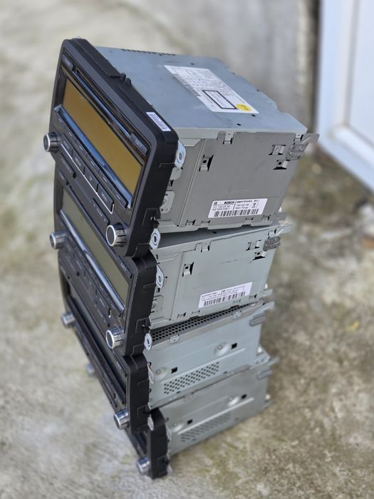 Оригинално радио за Фолксваген,Сеат,Шкода.
Свален