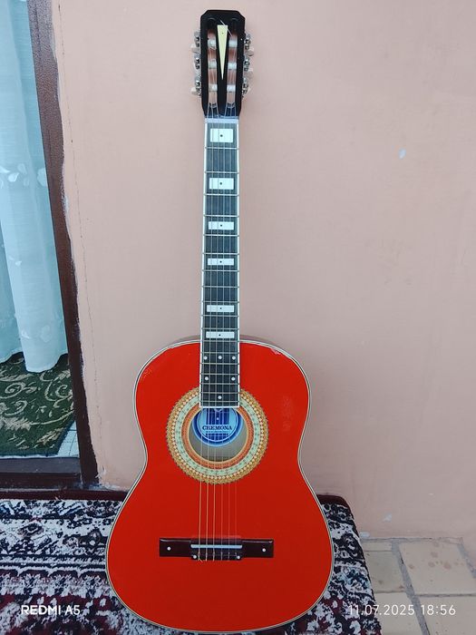 Продам гитару. Гитара сотилади.