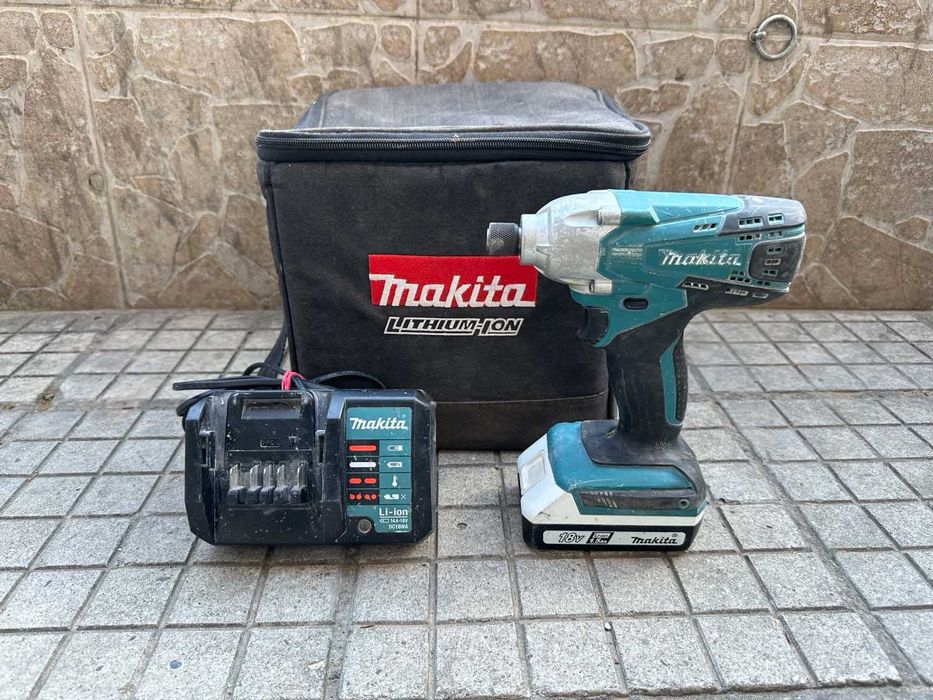 Акумулаторен винтоверт Makita TD127D, с батерия, зарядно и чанта