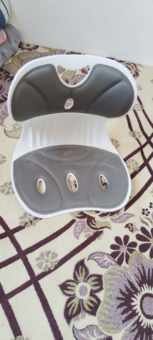 Стул с подушкой для поясницы