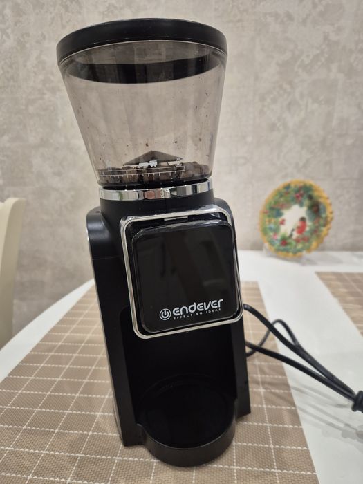 Продаётся электрическая кофемолка Endever модель Costa 1063
